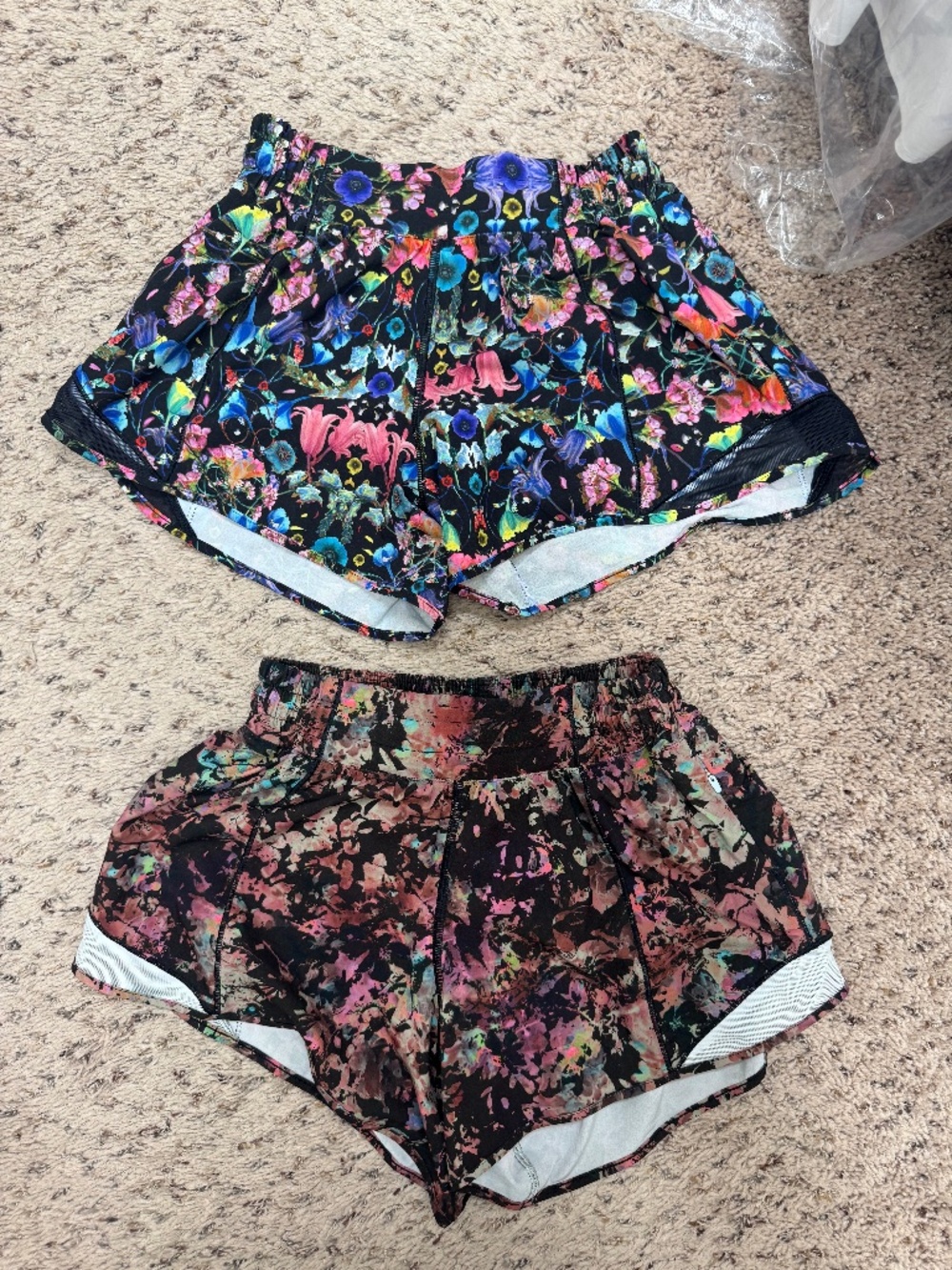 Lululemon hottie shorts size 4